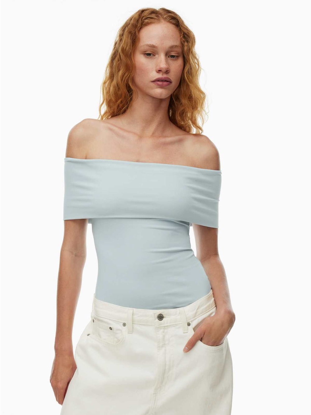 Aritzia Contour Sleeveless Off-Shoulder Hip Top
Off-the-shoulder top